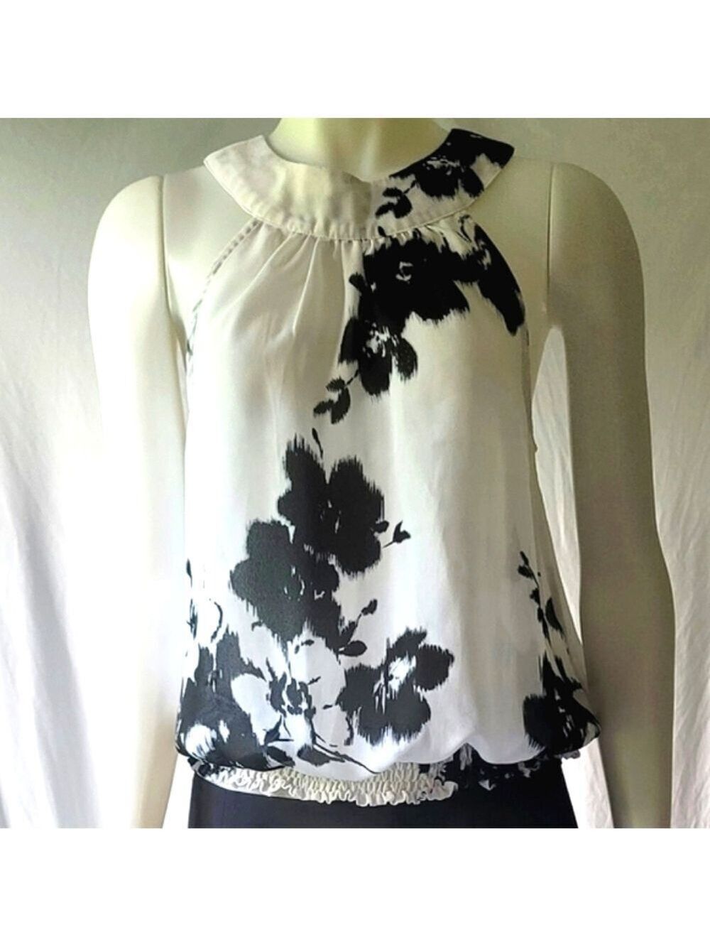 Allison Taylor Sleeveless Floral Blouse Size M